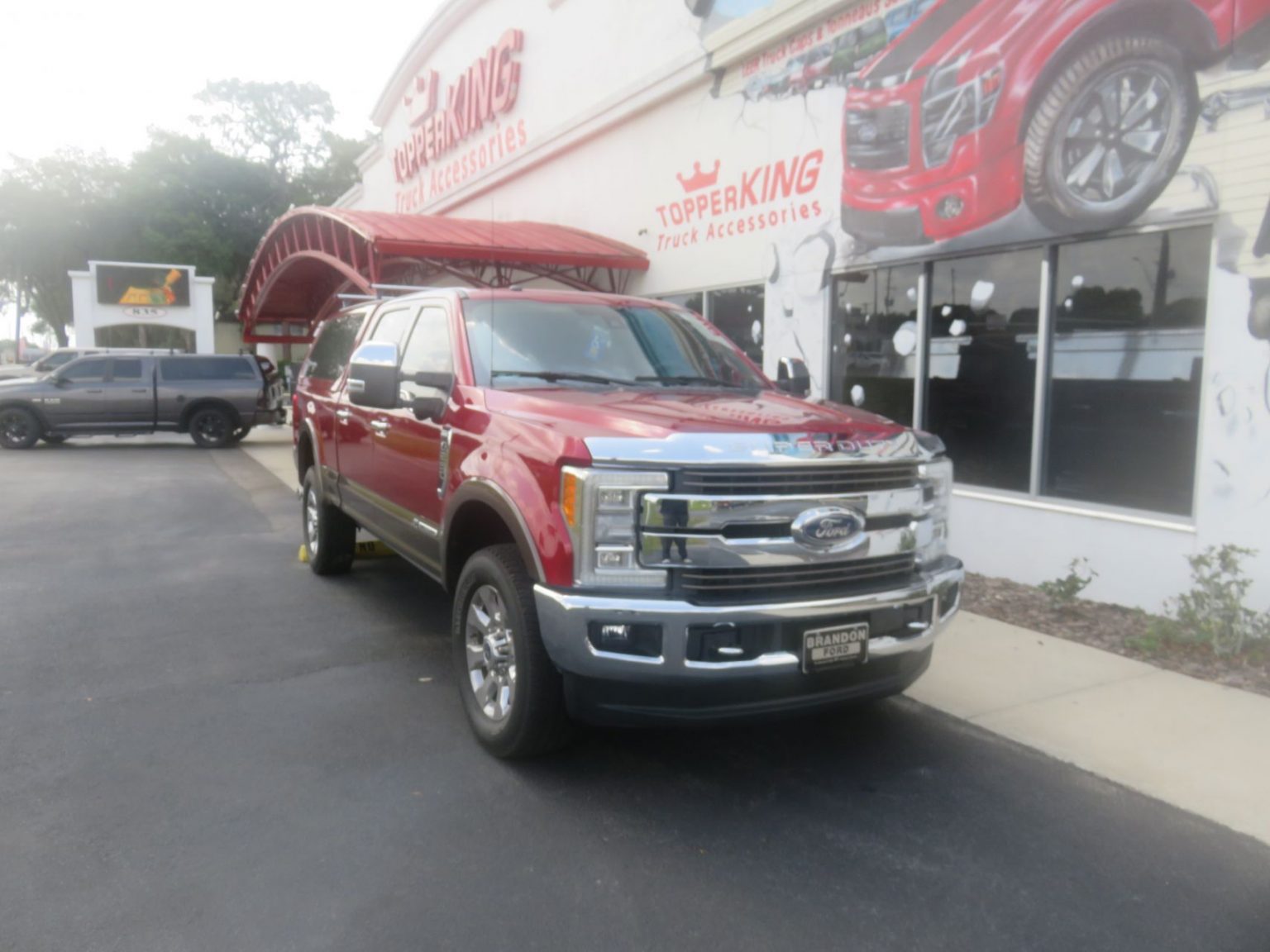 2020 F250 LEER 100XQ and Chrome Hood Guard - TopperKING : TopperKING ...