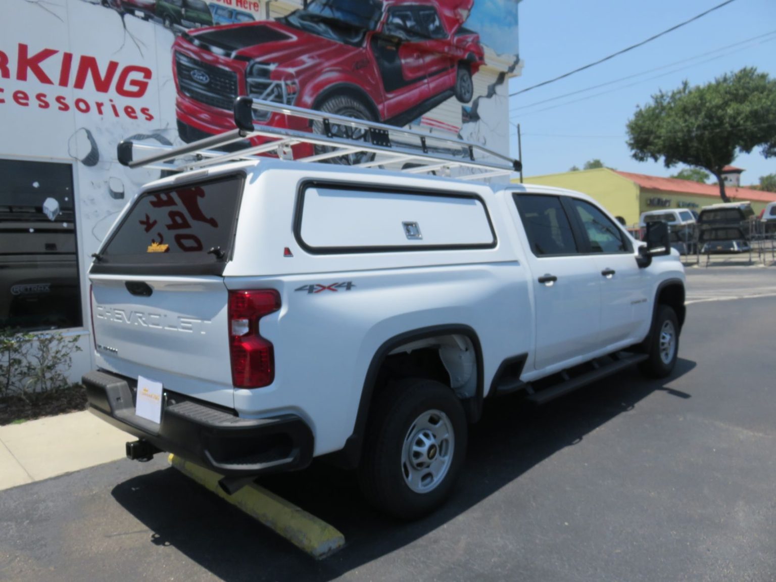 2022 White Chevy Silverado 2500 With Leer 100rcc Topper Topperking Topperking Providing 2508