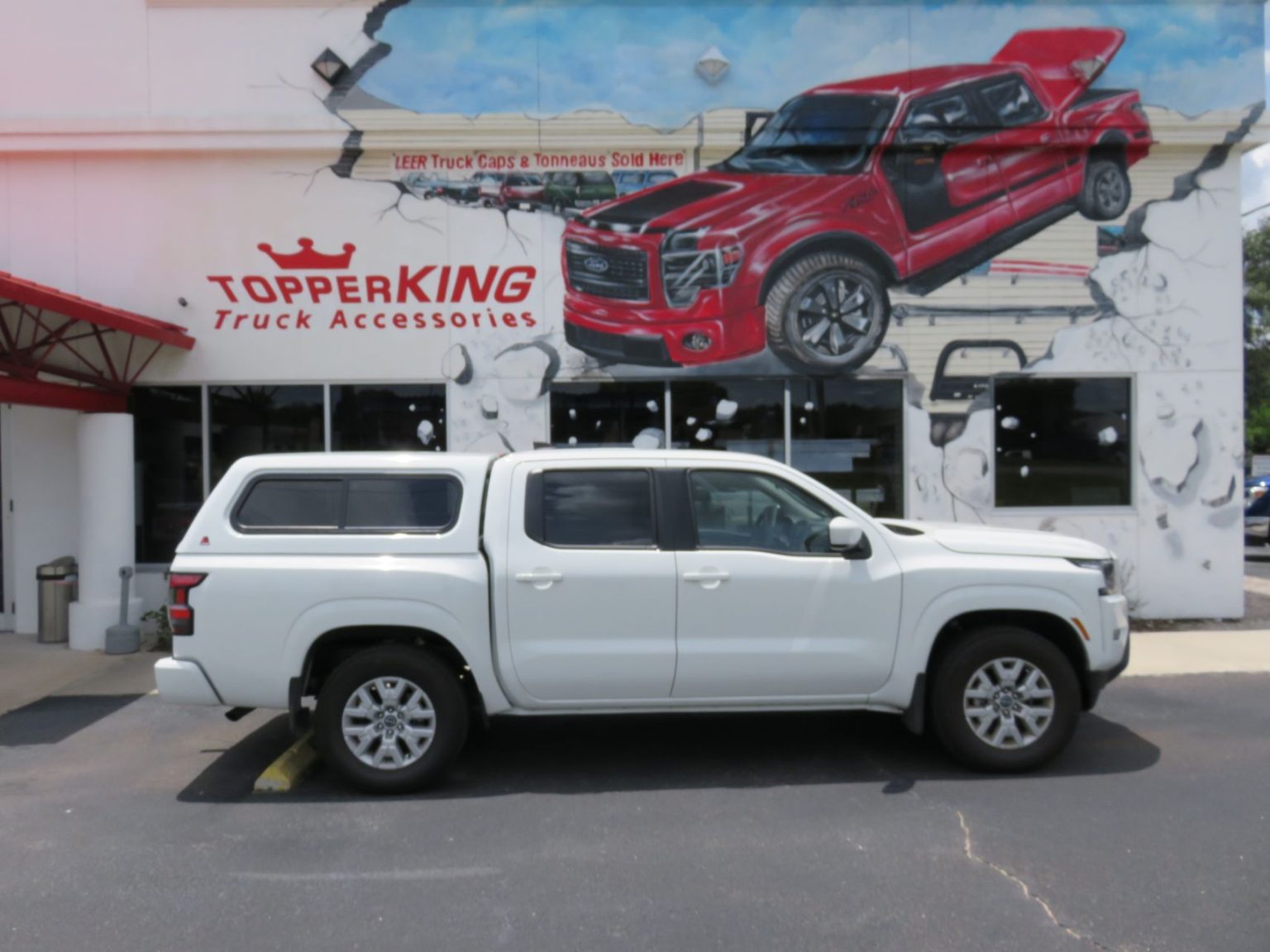 2022 white Nissan Frontier with LEER 100XR - TopperKING : TopperKING ...